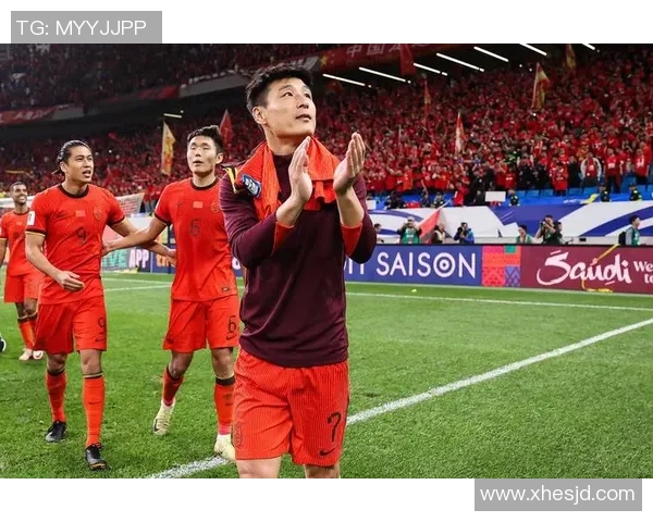 中国足球球员海外征战：从李铁到武磊的成长与挑战